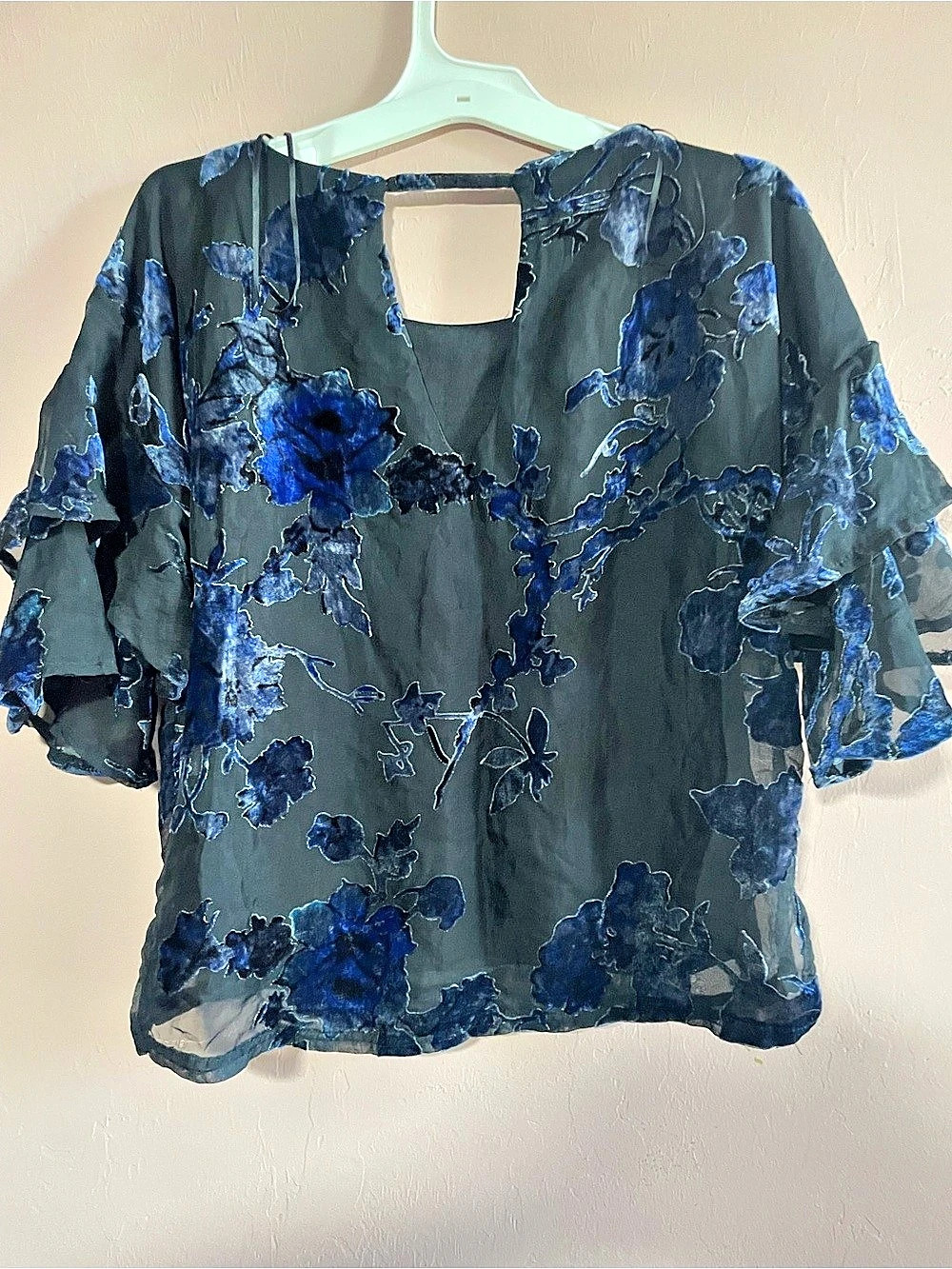 Lily withe Floral Blouse in Blue & Black Size Small Like New